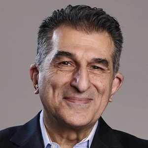 Michael-Metres-Akbar-Web-Headshot-300-x